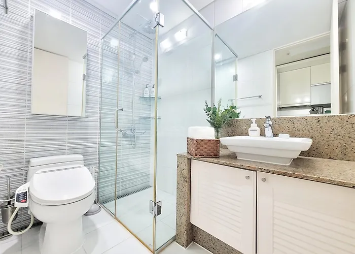 Cozy & Spacious Loft In Near Myeongdong Apartamento